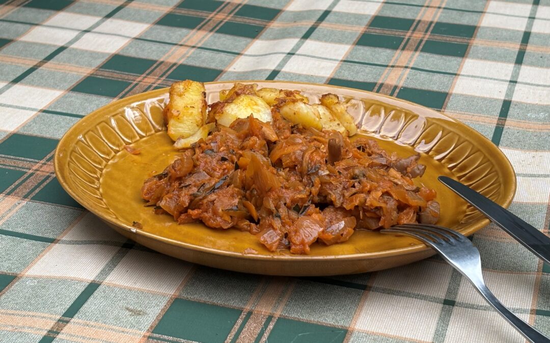 Przepis na niedzielę: wegański bigos z cukinii